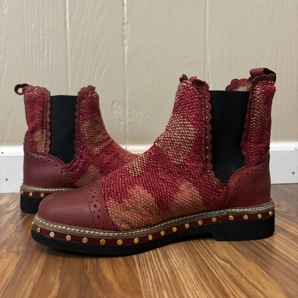 Free People Textile Atlas Chelsea Boot in Burgundy Red Kilim - Picture 3 of 13